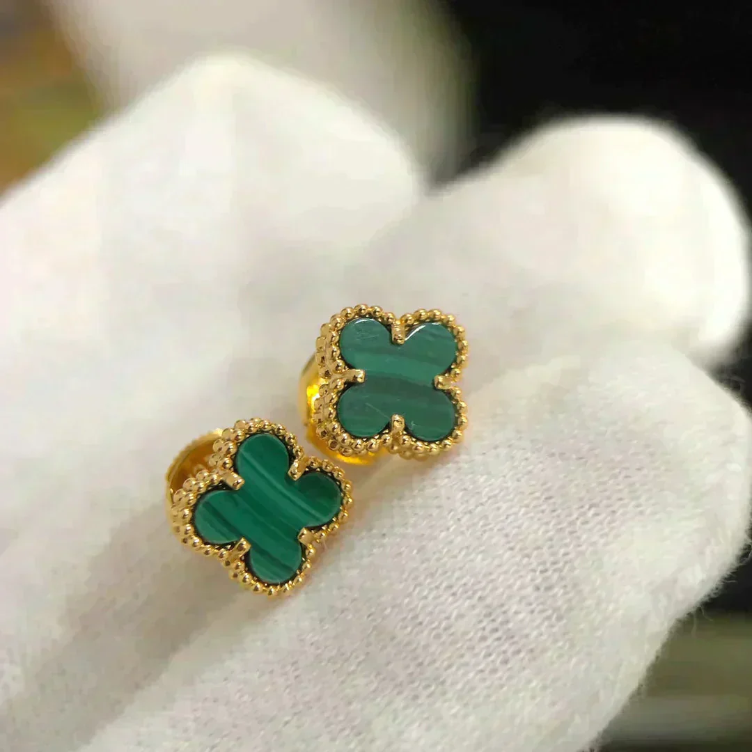 1 CLOVER MINI 9.5MM MALACHITE EARRINGS - Image 1