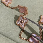 CLOVER 10 MOTIFS DIAMOND PINK MOP NECKLACE - Image 7