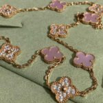 CLOVER 10 MOTIFS DIAMOND PINK MOP NECKLACE - Image 5
