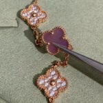 CLOVER 10 MOTIFS DIAMOND PINK MOP NECKLACE - Image 8