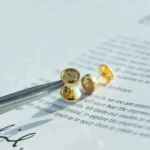 LOVE EARRINGS GOLD 10MM - Image 3