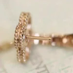 CLOVER MEDIUM 1 MOTIFS FUll DIAMOND EARRINGS - Image 3