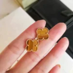 CLOVER MEDIUM 1 MOTIFS TIGER EYE EARRINGS - Image 5