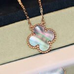 CLOVER 15MM GRAY MOTHER OF PEARL NECKLACE