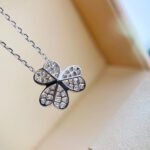 CLOVER DIAMOND NECKLACE SILVER - Image 6