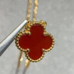 CLOVER 15MM CARNELIAN SINGLE FLOWER NECKLACE - Image 8