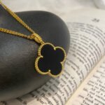 CLOVER 25MM NECKLACE GOLD ONYX - Image 4
