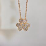 FLOWER DIAMOND NECKLACE - Image 2