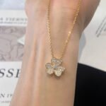 FLOWER DIAMOND NECKLACE - Image 4