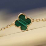 CLOVER 20 MOTIFS MALACHITE DIAMOND NECKLACE - Image 6