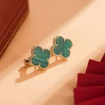 CLOVER MEDIUM 1 MOTIFS MALACHITE EARRINGS - Image 9