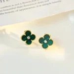 CLOVER MEDIUM 1 MOTIFS MALACHITE DIAMOND EARRINGS - Image 9