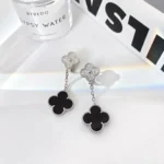 CLOVER 2 MOTIFS DIAMOND ONYX EARRINGS SILVER - Image 4