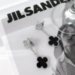 CLOVER 2 MOTIFS DIAMOND ONYX EARRINGS SILVER - Image 6