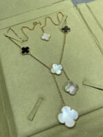 CLOVER 6 MOTIF MOP ONYX GOLD NECKLACE - Image 8
