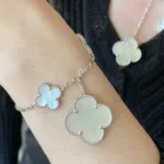CLOVER 5 MOTIF WHITE MOP SILVER BRACELET - Image 4