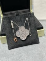 CLOVER 25MM LARGE PENDANT DIAMOND PAVED SILVER NECKLACE - Image 5
