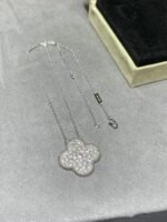 CLOVER 25MM LARGE PENDANT DIAMOND PAVED SILVER NECKLACE - Image 9