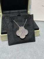 CLOVER 25MM LARGE PENDANT DIAMOND PAVED SILVER NECKLACE - Image 10