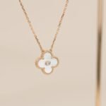 CLOVER 15MM DIAMOND WHITE FRITILLARIA NECKLACE - Image 3