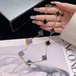 CLOVER 10 MOTIFS ONYX NECKLACE - Image 8