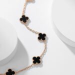 CLOVER 10 MOTIFS ONYX NECKLACE - Image 11