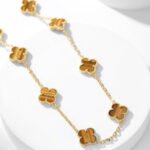 CLOVER 10 MOTIFS TIGER EYE NECKLACE - Image 3