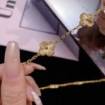 CLOVER 10 MOTIFS LASER NECKLACE - Image 3