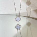 CLOVER 15MM BLUE CHALCEDONY NECKLACE SILVER - Image 3
