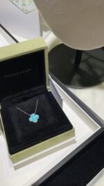 CLOVER 15MM DIAMOND SVRES PORCELAIN NECKLACE SILVER - Image 4