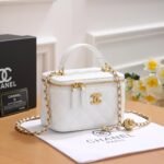 Chan.el Bag | Small Vanity Case Chain White - Image 4