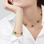 CLOVER 10 MOTIFS MALACHITE NECKLACE