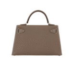 Her.mes | Kelly Mini Ii Sellier Bag In Etoupe Epsom Leather With Gold Hardware. - Image 3