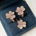 FRIVOLE PINK GOLD FLOWER DIAMOND EARRINGS - Image 3