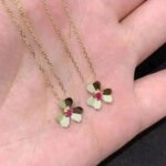FRIVOLE GOLD FLOWER NECKLACE - Image 4