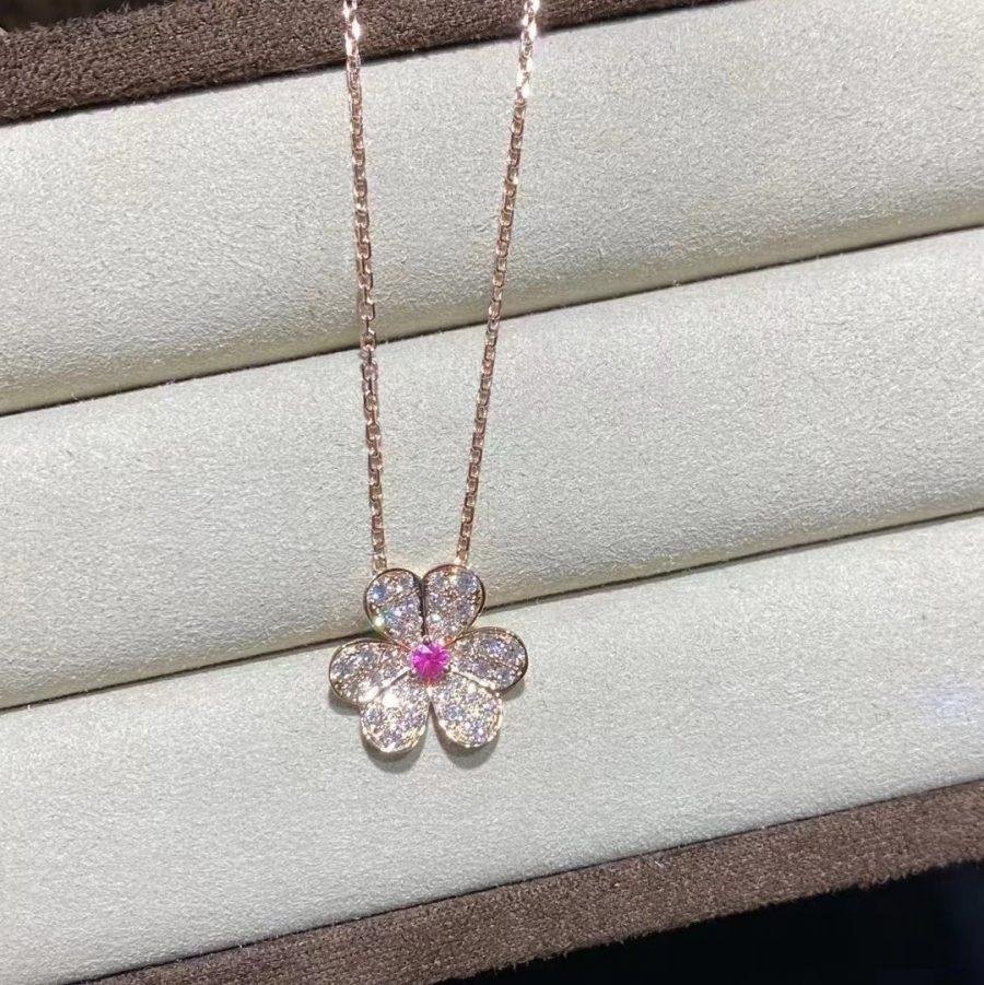 van-cleef-arpels-frivole-pendant-small-model-rose-gold-diamond-pink-sapphire-vcarp6l400-coral-2-1-900x901_7d54db70-9a10-4b52-b969-3b4edce3d89b FRIVOLE ROSE GOLD FLOWER DIAMOND NECKLACE - Image 1