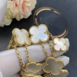 CLOVER EARRINGS WHITE MOP 4 MOTIFS GOLD - Image 8