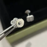 CLOVER MINI DIAMOND STUD EARRINGS - Image 7